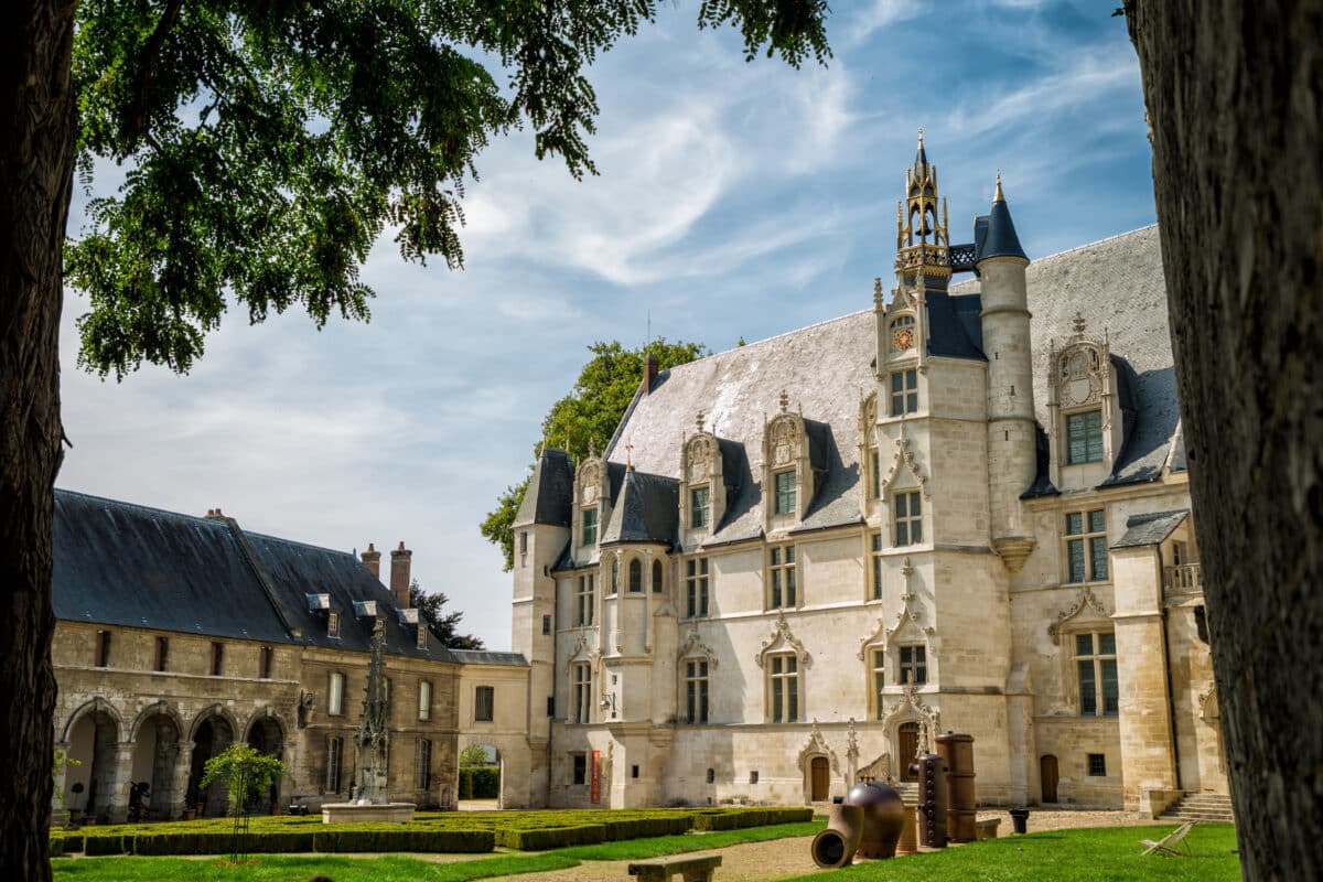 Le Musée de l'Oise et l'ancien Palais des évêques de Beauvais
