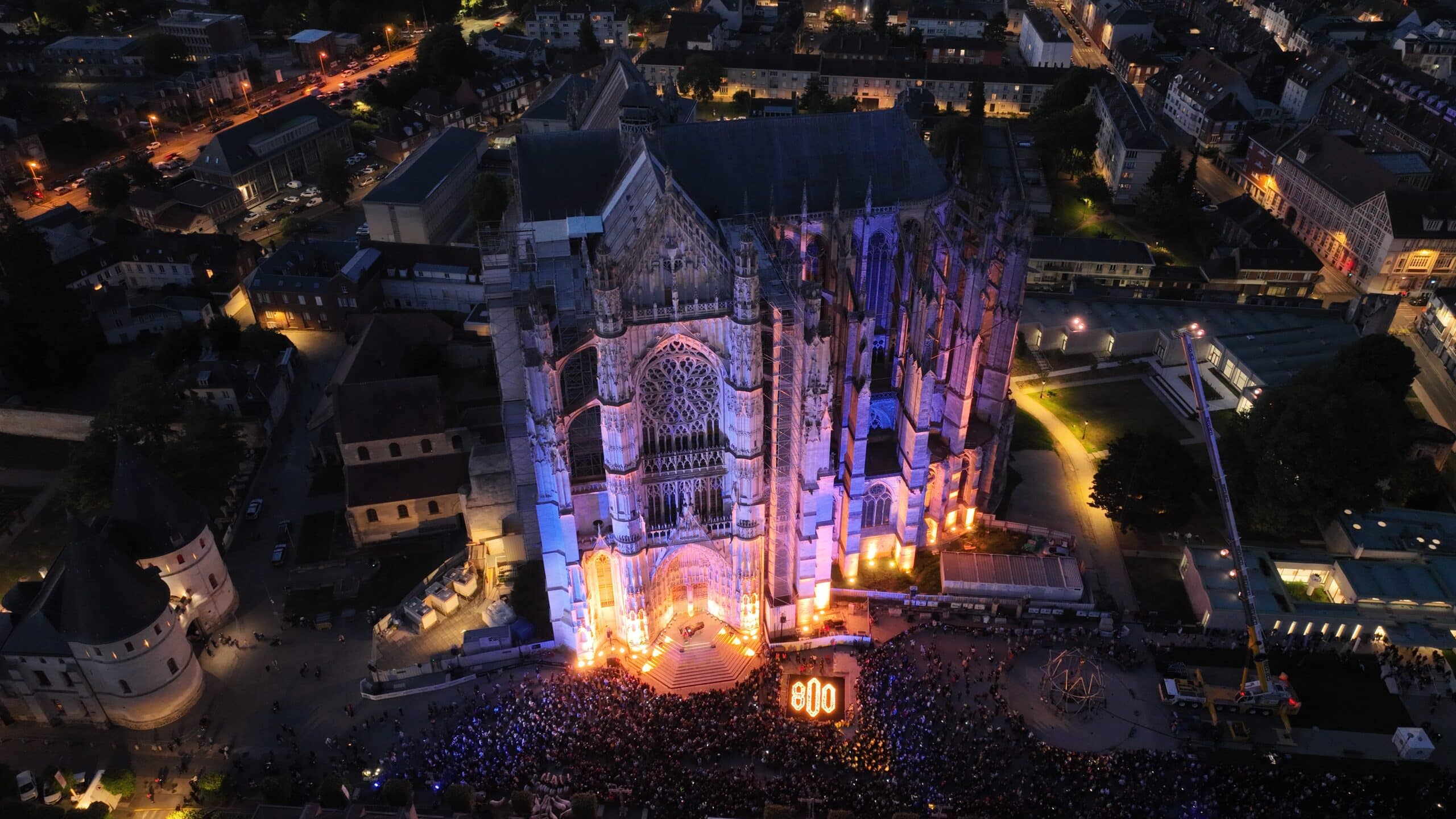 Vue du ciel de la nuit cathédrale de Beauvais